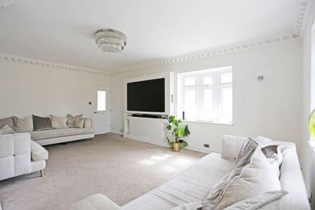 Price £3,000 pcm - Available 22/12/2025 - Part Furnished - Photo 3