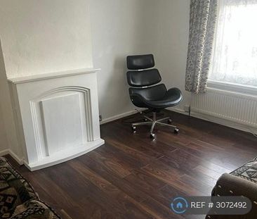 3 bedroom semi-detached house to rent - Photo 1