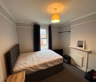 4 or 5 bedroom house - Photo 6