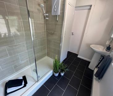 2 bedroom flat to rent - Photo 6