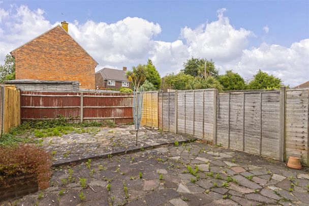 Halewick Close, Lancing - Photo 1