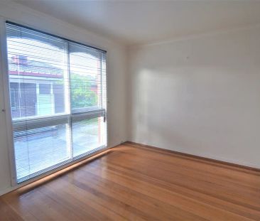“Family Home in Prime Location!” - Photo 1