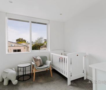 2 Bed, 1 Bath - Photo 5