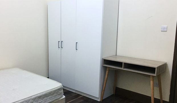 Shrewsbury Road, Forest Gate, London E7 - Photo 1