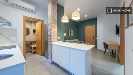 barcelona, Catalonia 08028 - Photo 2