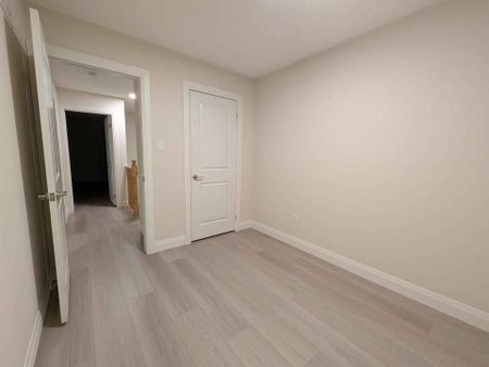 For Lease - 2220 Queensway Drive Unit# 11, Burlington, Ontario - Photo 3