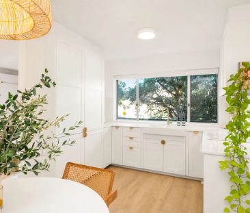 Modern Living in the Heart of Coorparoo with Water Included! - Photo 6