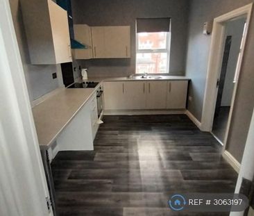 1 bedroom in a flat share to rent - Photo 5