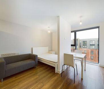 Studio to rent - Photo 1
