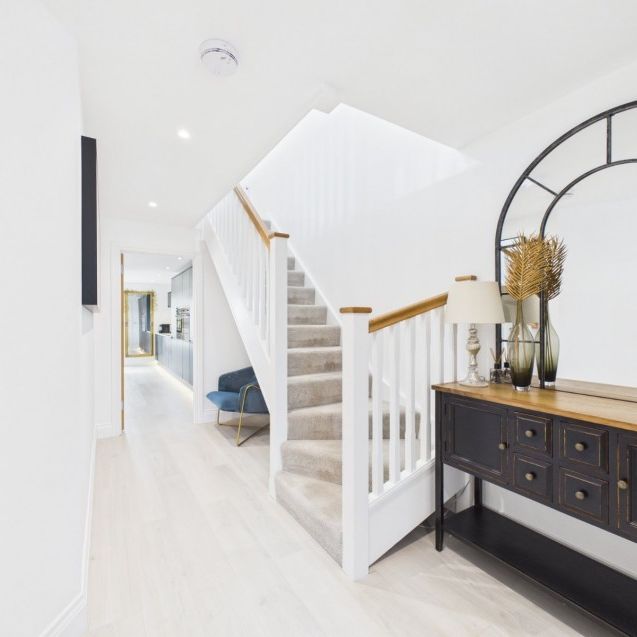 Longwood Lane, Amersham, Buckinghamshire,HP7 - Photo 1