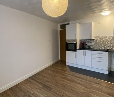 1 bedroom ground floor flat to rent - Photo 6