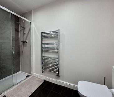 4 bedroom detached house to rent - Photo 2