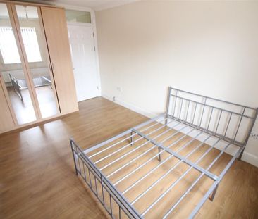 Hatton Road, Feltham - Photo 4