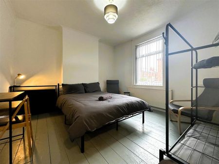 4 bedroom house to rent - Photo 2