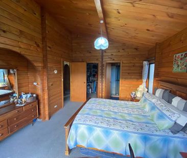 Charming 3BR West Harbour Retreat - Photo 3
