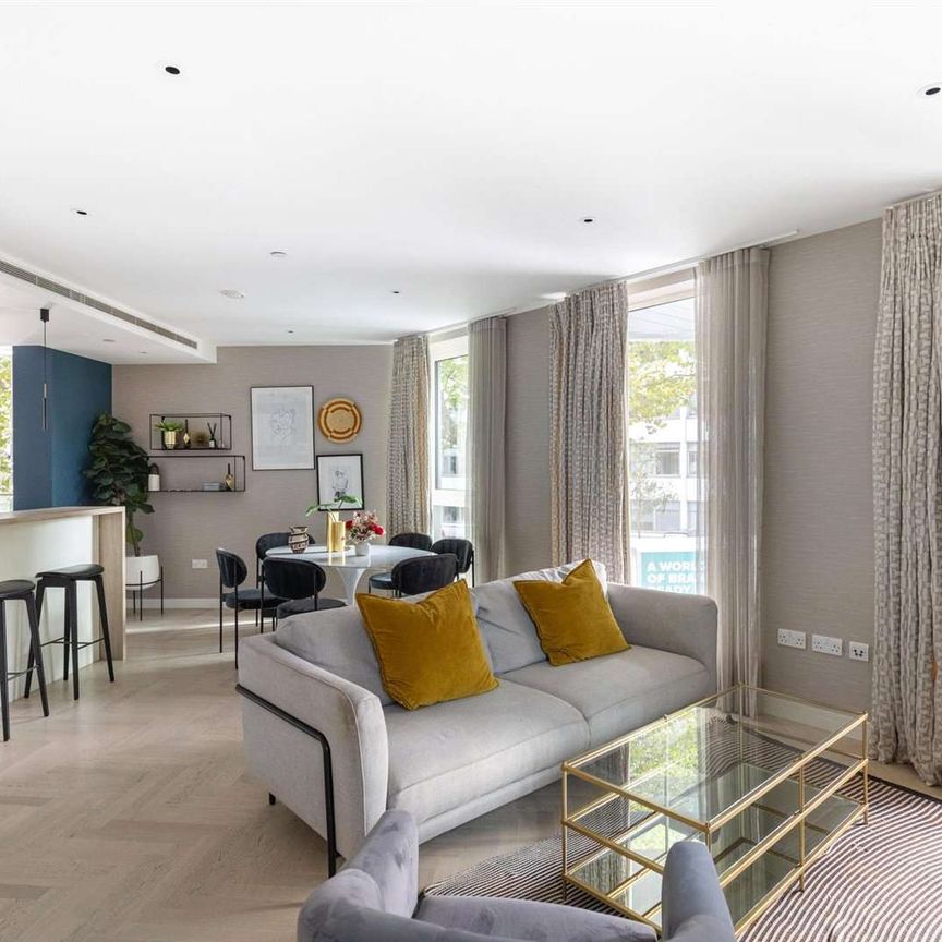 A spacious three bedroom apartment in the heart of hammersmith - Photo 1