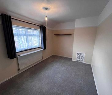 3 bedroom end of terrace house to rent - Photo 2