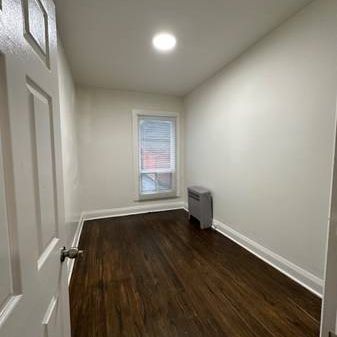 $2,400 / 1.5BED-1BATH SECOND FLOOR APARTMENT ON QUEEN ST - Photo 4