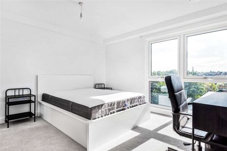 A modern one bedroom apartment on an upper floor in this town centre development, benefiting from a balcony and parking space. - Photo 5