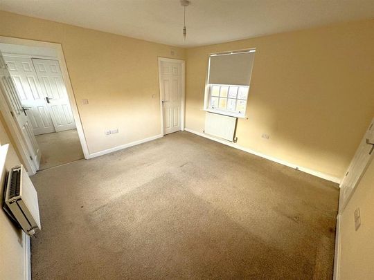4 bedroom semi-detached house to rent - Photo 1