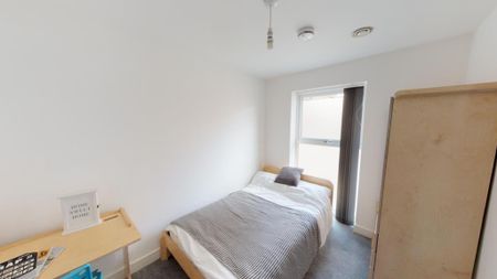 3 bedroom ground floor flat to rent - Photo 2