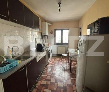 Se cauta colega intr-un apartament de 3 camere , in zona Bd. 21 Decembrie 1989 - Photo 1