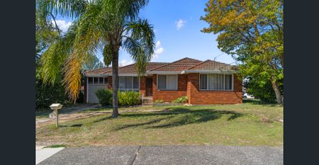 Three bedroom family home - Photo 4