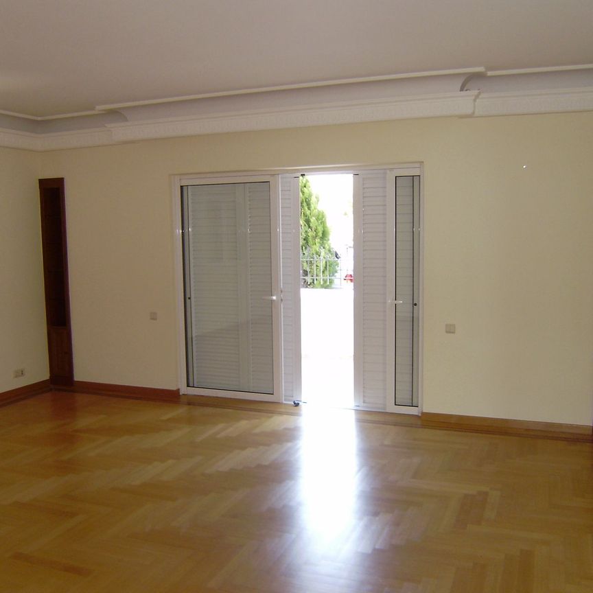 Ενοικίαση κατοικίας, 169 τ.μ., Βούλα, €3,000 - Photo 1