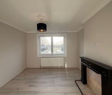 3 Bed Flat, Meiklerig Crescent, G53 - Photo 1