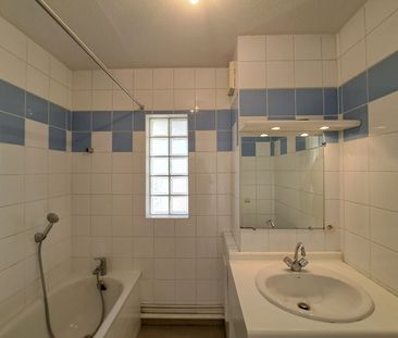 Location Appartement 3 pièces 72m² - Photo 3