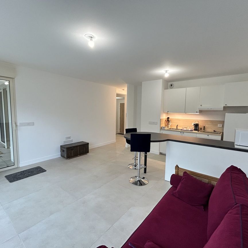 Location Appartement 3 pièces 67m² LA ROCHELLE 17000 - Photo 1