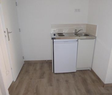 Location Appartement 1 pièce 17m² AUBENAS 07200 - Photo 2