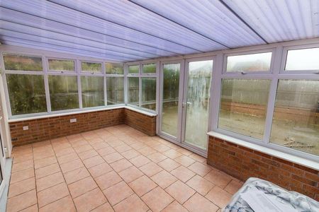 3 bedroom detached house to rent - Photo 4