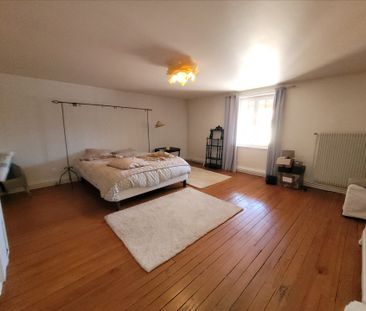 Location Maison 6 pièces 217m² - Photo 1