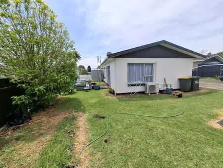 52 Bayly Street, Waitara, Unit 2 - Photo 3