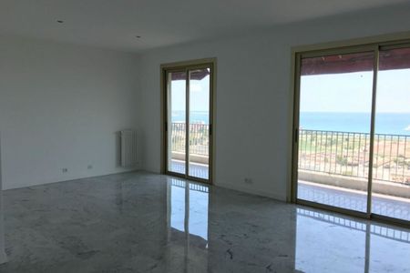Appartement Cagnes Sur Mer 5 pièce(s) 110.51 m2 - Photo 2