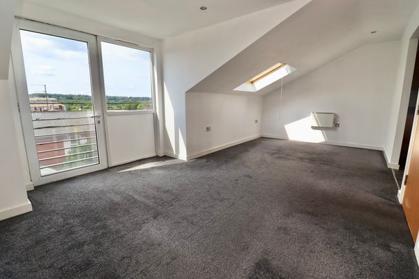 2 bedroom Apartment to let - Photo 1