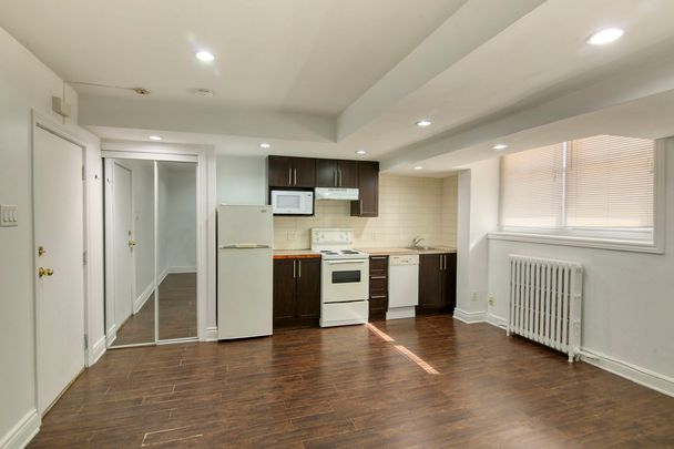 6211 Avenue Lennox - Photo 1