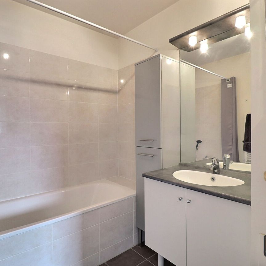 2 pièces meublé cave et parking, - Photo 1