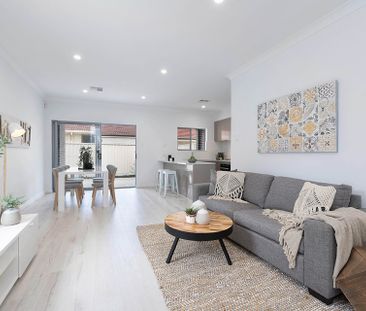 Immaculate 2 Bedroom Home in Superb Location! - Photo 3