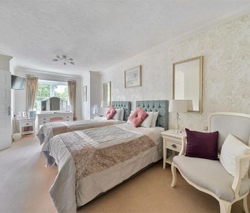 Greenacres Lodge, Warlingham, Surrey - Photo 3