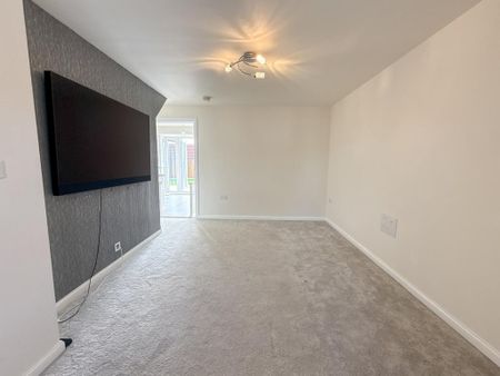 3 bedroom detached house to rent - Photo 3