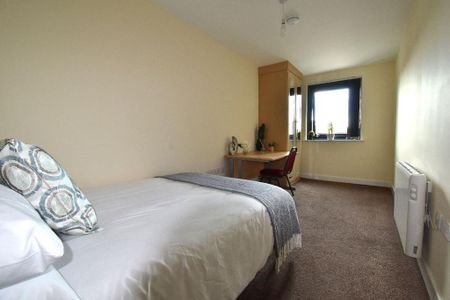 4 bedroom apartment to rent - Photo 4
