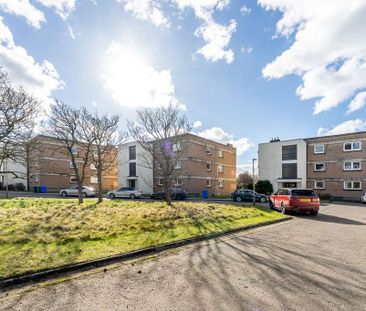 3 bedroom flat to rent - Photo 5