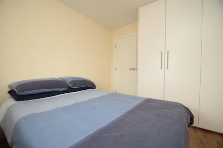 2 bedroom maisonette - Photo 3