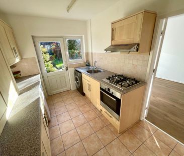 3 bedroom semi-detached house to rent - Photo 3