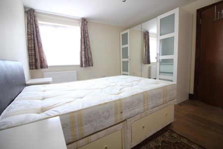 Sandown Close, Hounslow - Photo 2