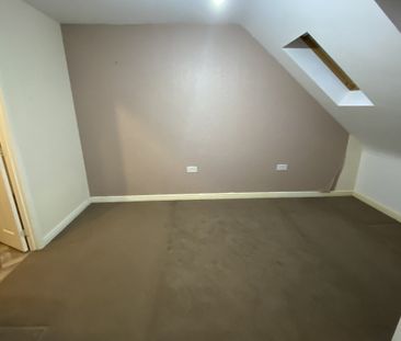 Robinson Road, ELLESMERE PORT - Photo 3