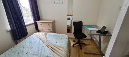 4 bedroom house share to rent - Photo 3