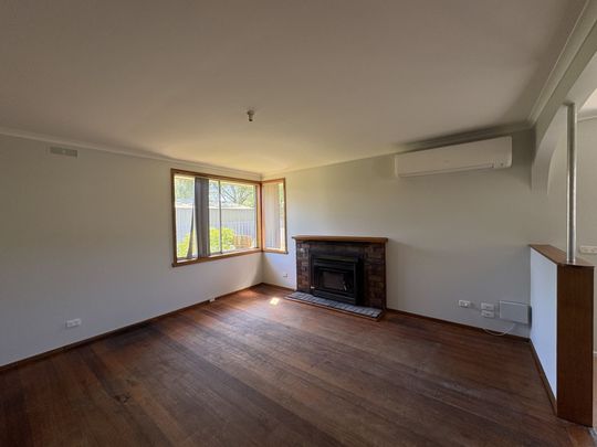 It's easy, Living Here - Photo 1